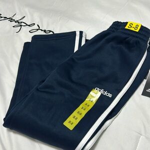 - Adidas boys size S8